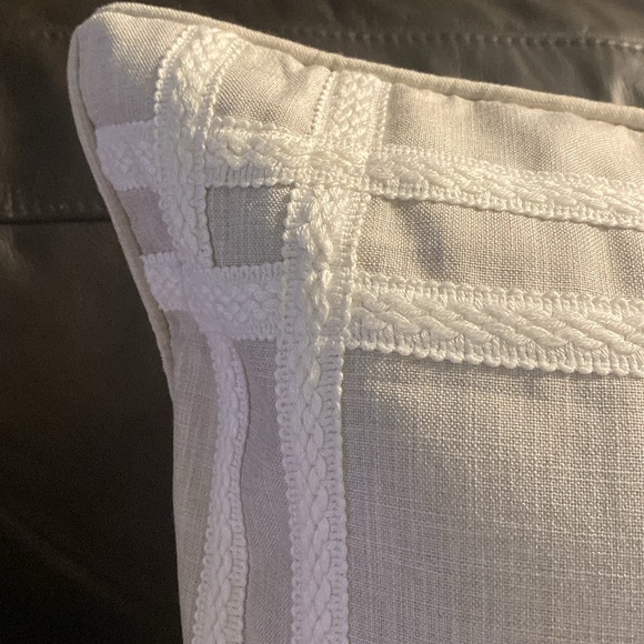 J. QUEEN NEW YORK, LAURELYNN Euro Sham, 26”x 26”, Dry Clean Only, Taupe NWT - Picture 2 of 8